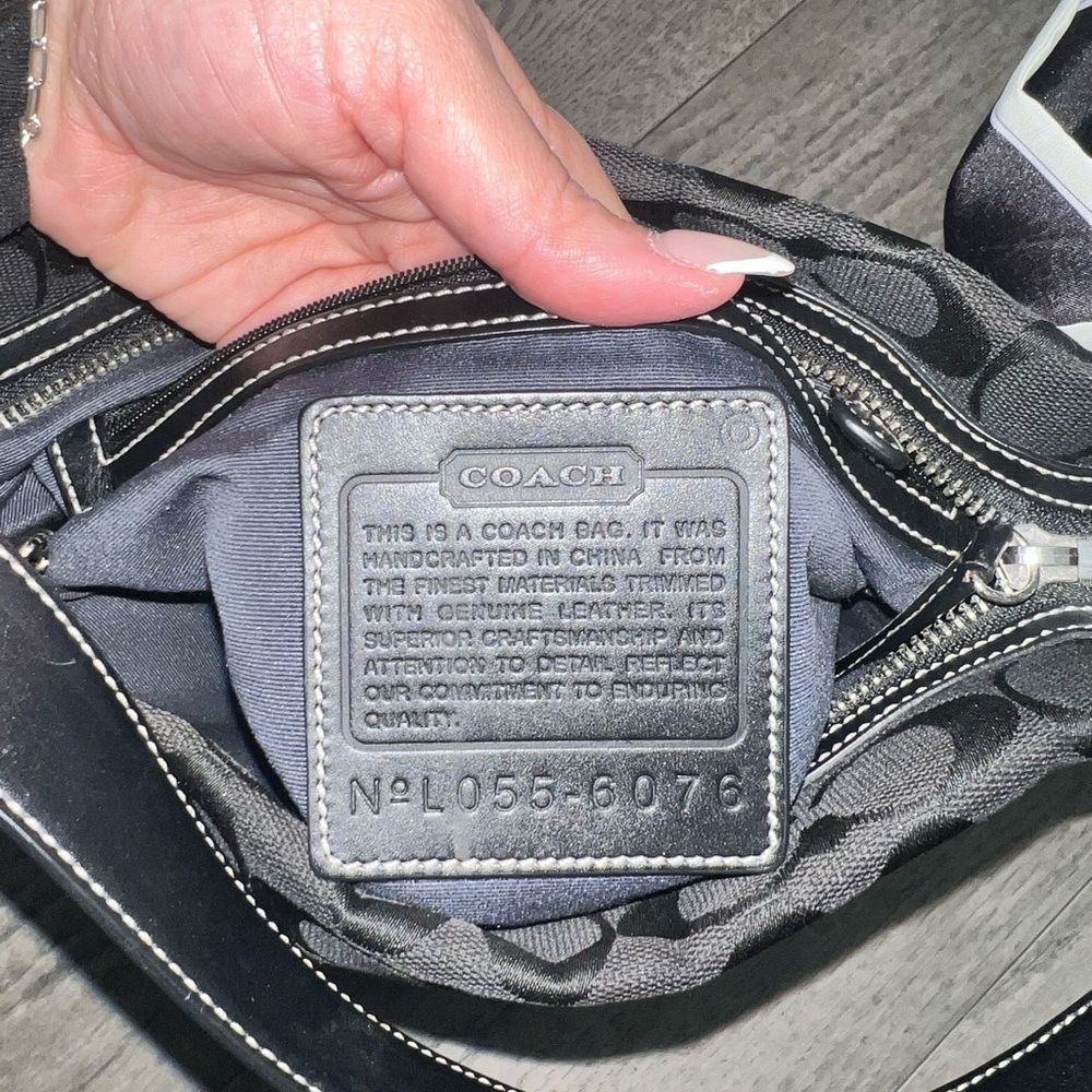 ✨ Host Pick ✨ Coach Black Signature Shoulder Bag - Picture 10 of 11